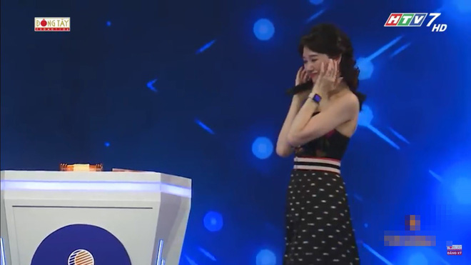 Hari Won lén nắm tay người mẫu to cao, Trấn Thành nổi ghen-7