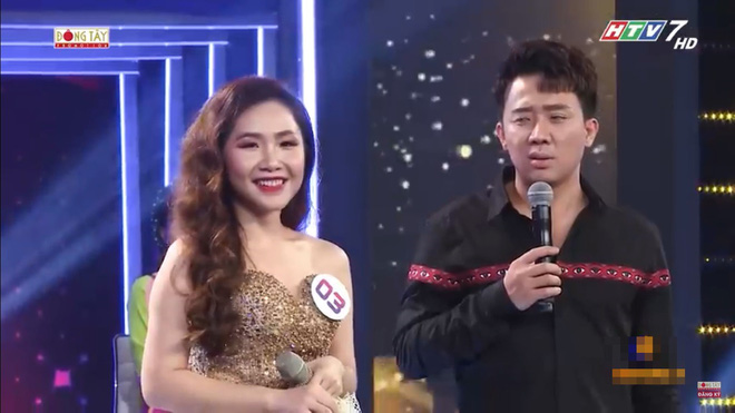 Hari Won lén nắm tay người mẫu to cao, Trấn Thành nổi ghen-8