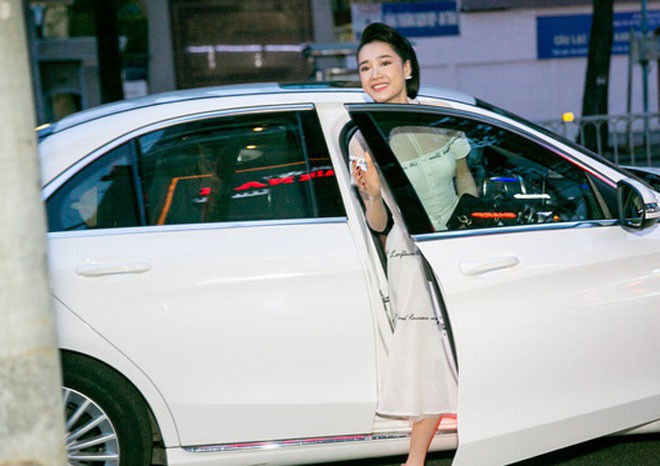 Khối tài sản của Trường Giang và Nhã Phương sau khi về chung một nhà lớn đến mức nào?-14