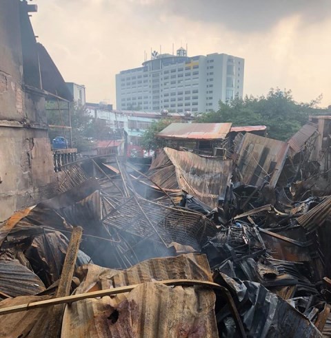 Ông Hiệp khùng có bị xử lý sau vụ cháy kinh hoàng gần Bệnh viện Nhi TƯ khiến 2 người chết?-5