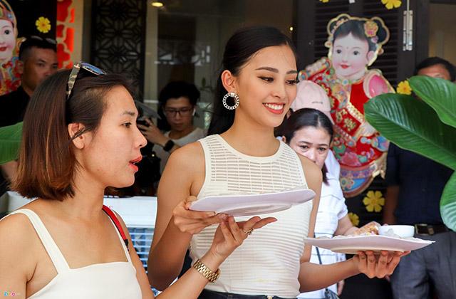 Trang điểm đơn giản khi về nhà, Tân hoa hậu 2018 còn rạng rỡ hơn cả lúc đăng quang-7