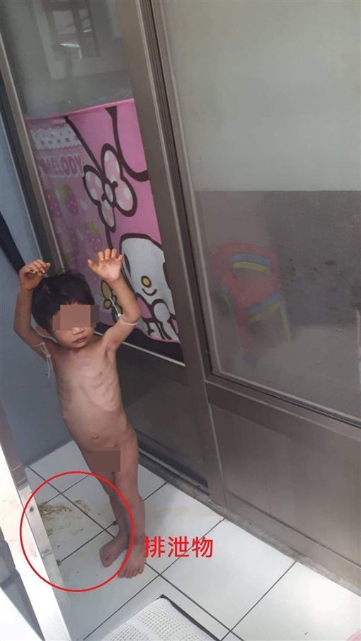 Đến nhà chồng cũ thăm con, người phụ nữ suýt ngất trước cảnh tượng khủng khiếp của con trai 3 tuổi ngay tại ban công trước cửa nhà-1