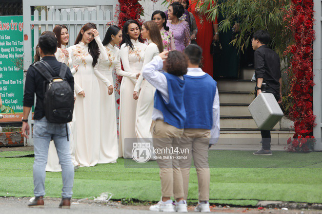 Lan Khuê và John Tuấn Nguyễn rạng rỡ mặc áo dài trong lễ ăn hỏi sáng nay-3