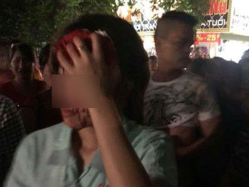 Chồng mặc nhân tình đánh vợ chảy máu đầu: Giải thích lạ-2