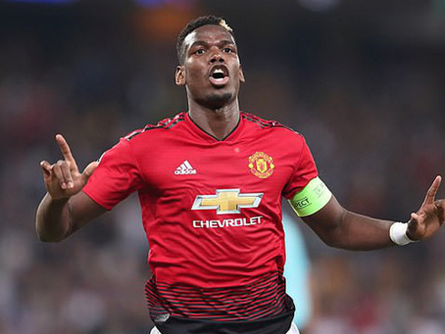 Pogba bỏ về sau khi MU để thủng lưới lần thứ 2-3