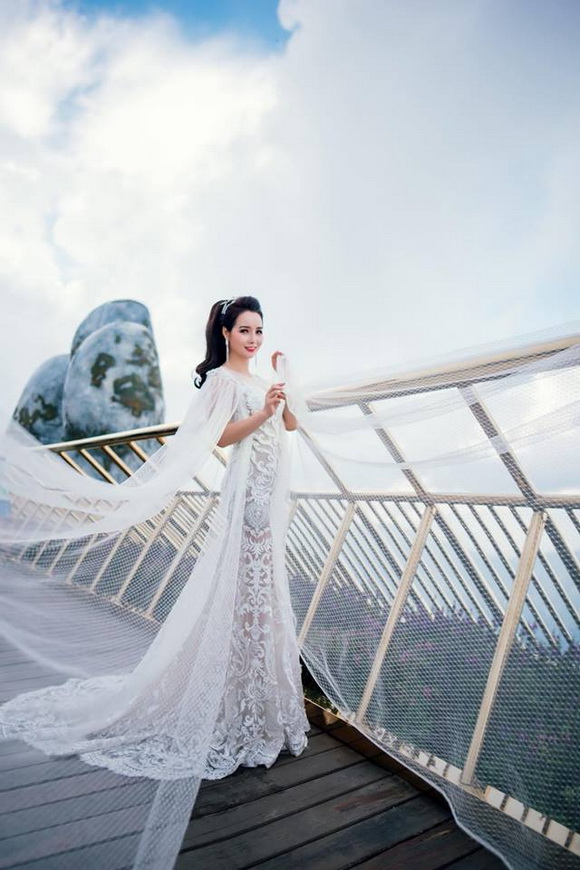 Mai Thu Huyền hóa Hằng Nga đẹp yêu kiều trên cầu Vàng-10