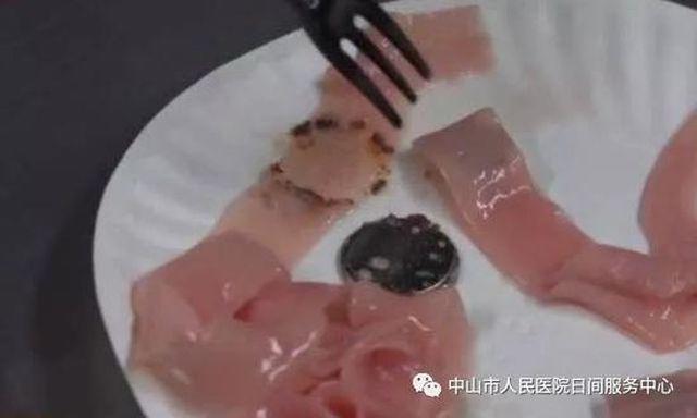 Sau khi nghe bí mật của cậu con trai 4 tuổi, người mẹ hốt hoảng đưa con đến bệnh viện-2