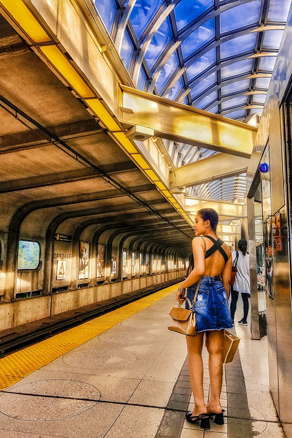 Cô giáo Việt biết 3 ngoại ngữ, giỏi 4 nhạc cụ tự tin khoe dáng nóng bỏng giữa phố Canada-8