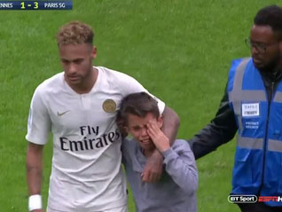 Nghỉ thi đấu do chấn thương, Neymar tranh thủ quẩy tới bến” cùng nàng ca sĩ xinh đẹp-5