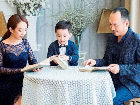 Thu Trang - Tiến Luật: Tiểu thư nhà giàu cưới anh nhân viên hậu đài, tự nhận tu nhiều kiếp mới gặp được má chồng thương yêu-8