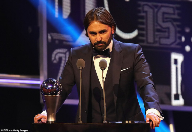 Vượt qua C.Ronaldo, Luka Modric giành giải Cầu thủ xuất sắc nhất FIFA-6