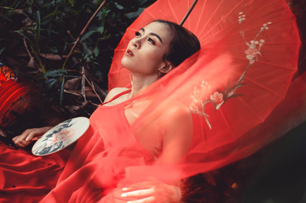 Mỹ nhân đầu trọc của Vietnam Idol bất ngờ tái xuất đầy mê hoặc sau 3 năm mất tích-12