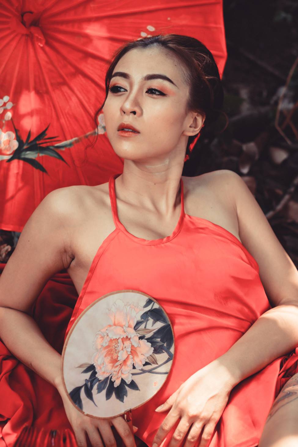 Mỹ nhân đầu trọc của Vietnam Idol bất ngờ tái xuất đầy mê hoặc sau 3 năm mất tích-16