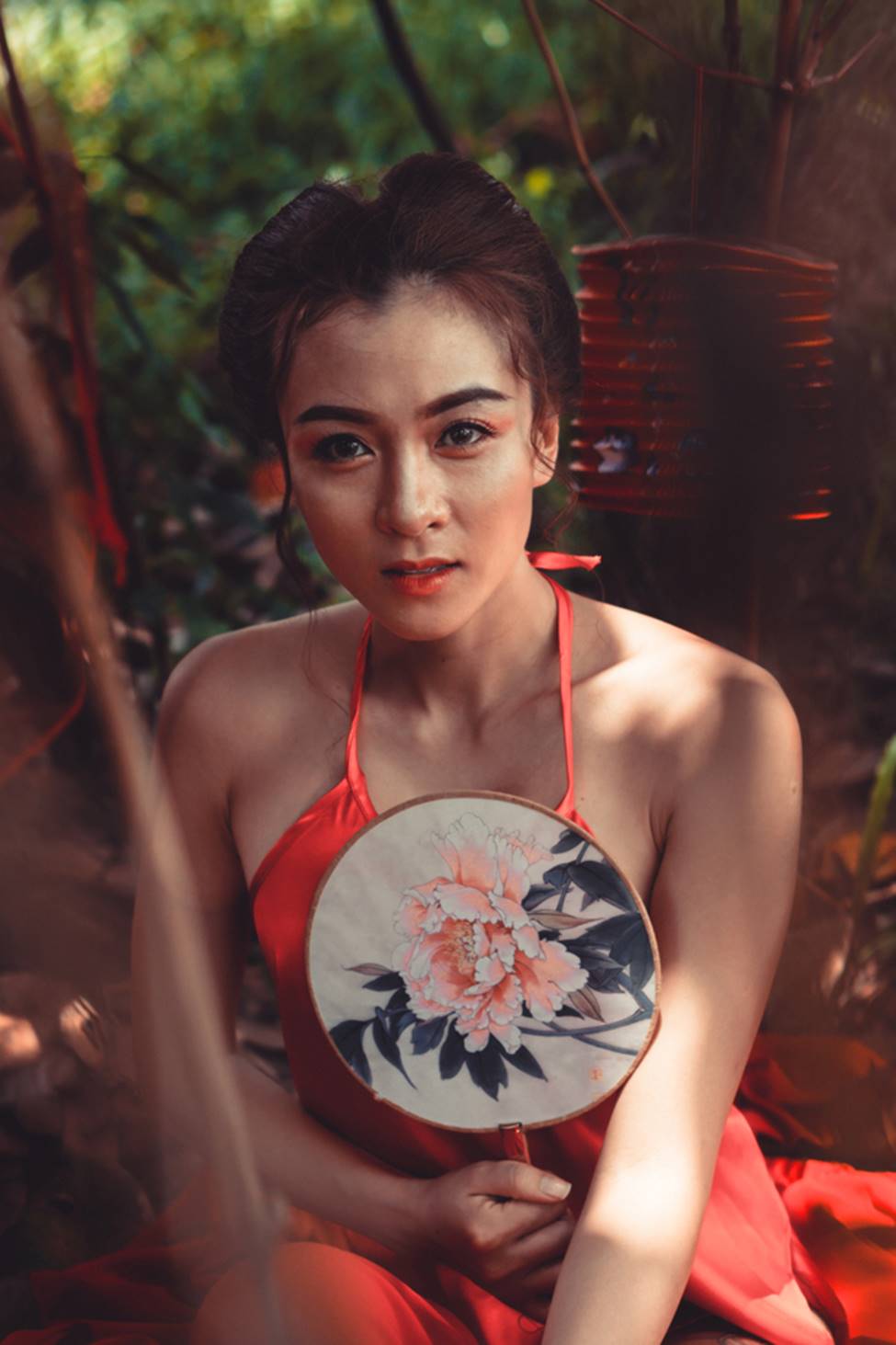 Mỹ nhân đầu trọc của Vietnam Idol bất ngờ tái xuất đầy mê hoặc sau 3 năm mất tích-17