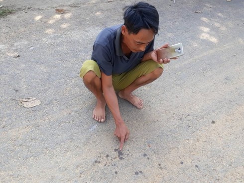 Nhân chứng vụ bé gái 10 tuổi nghi bị cứa cổ tử vong: “Nghe tiếng kêu cứu thảm thiết, chạy ra hỏi thì cháu đã kiệt sức không nói được nữa”