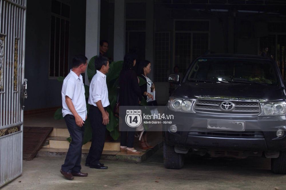 Gia đình Trường Giang đã chuẩn bị tráp lễ tới nhà Nhã Phương rước dâu, chú rể vẫn chưa xuất hiện-3