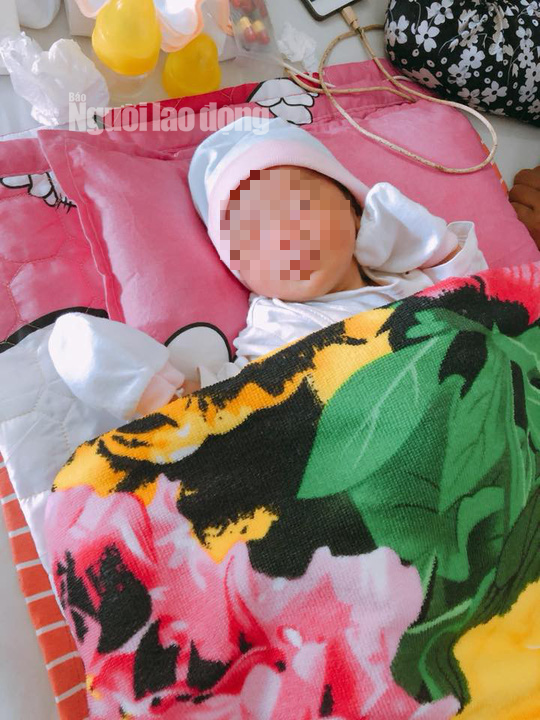 Chồng bỏ đi, sản phụ ở Phú Quốc quyết cho con thứ 3 vừa sinh ra-1