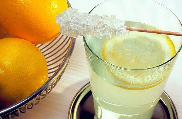 Hàng xóm đổ coca vào bồn cầu ai nhìn cũng mắng, khi thấy thành quả mọi người đều câm nín-5