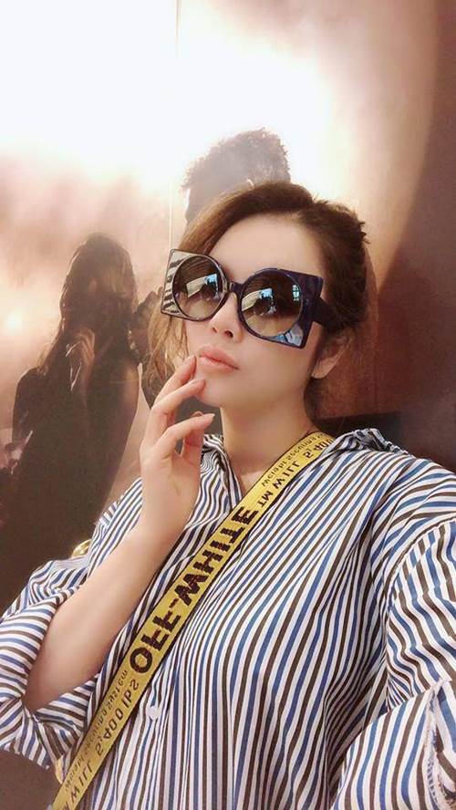 Ngoài đời chăm chỉ diện áo sơ mi, Lý Nhã Kỳ ăn gian tuổi cực khéo!-1