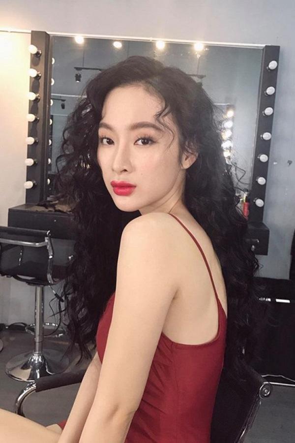 Khi Hồ Ngọc Hà thử sức với tóc xoăn bà thím và đây là cái kết-10