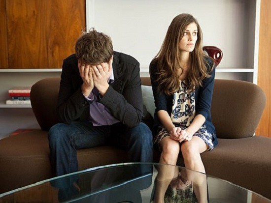 Kỉ niệm 10 năm ngày cưới, chồng dẫn cô gái ấy về nhà với lý do chính đáng” khiến tôi suy sụp hoàn toàn-2