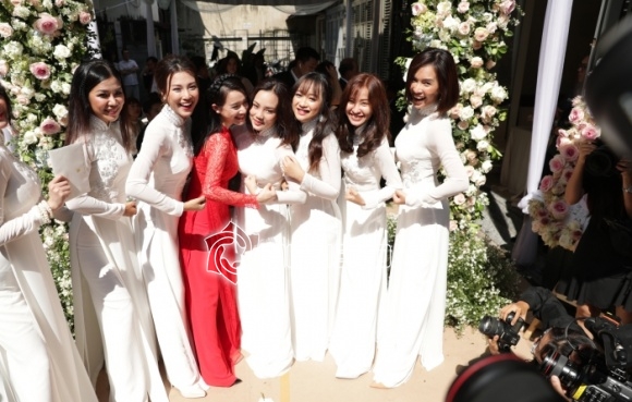 Đám cưới Trường Giang - Nhã Phương: Cô dâu Nhã Phương lộ bụng to trong lễ thành hôn-10