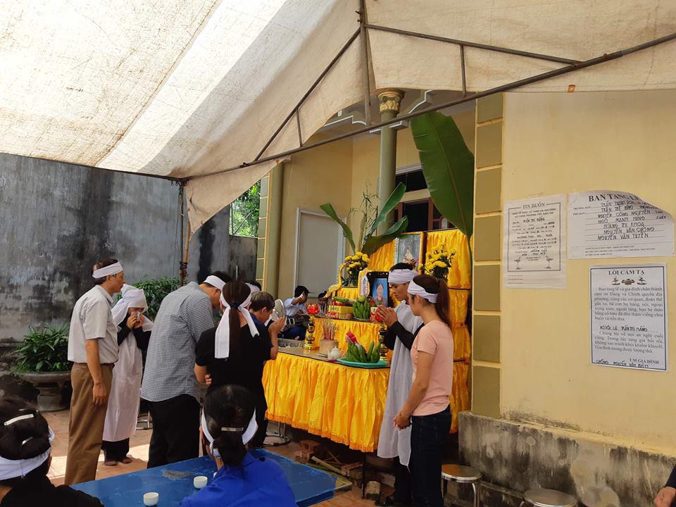 Vụ thảm sát 3 người: Vợ vừa hô Sao anh đâm chồng em liền bị đối tượng đâm gục-3