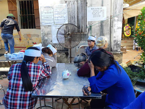 Dùng nước hoa kích dục hiếp dâm: Điều quái đản-2