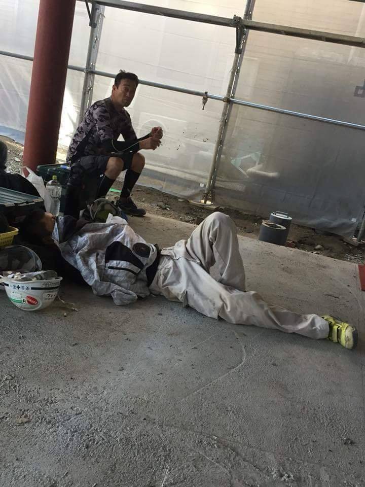 Chùm ảnh: Cư dân mạng Việt tại Nhật chia sẻ những giấc ngủ vội vàng giữa ca làm việc-11