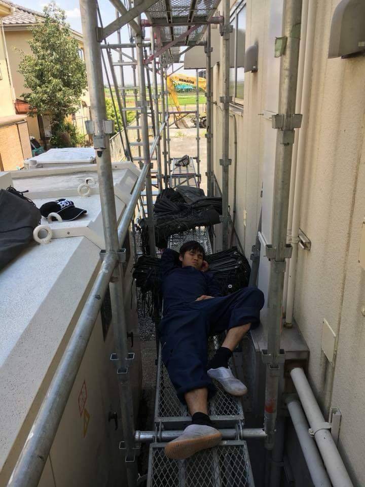 Chùm ảnh: Cư dân mạng Việt tại Nhật chia sẻ những giấc ngủ vội vàng giữa ca làm việc-2