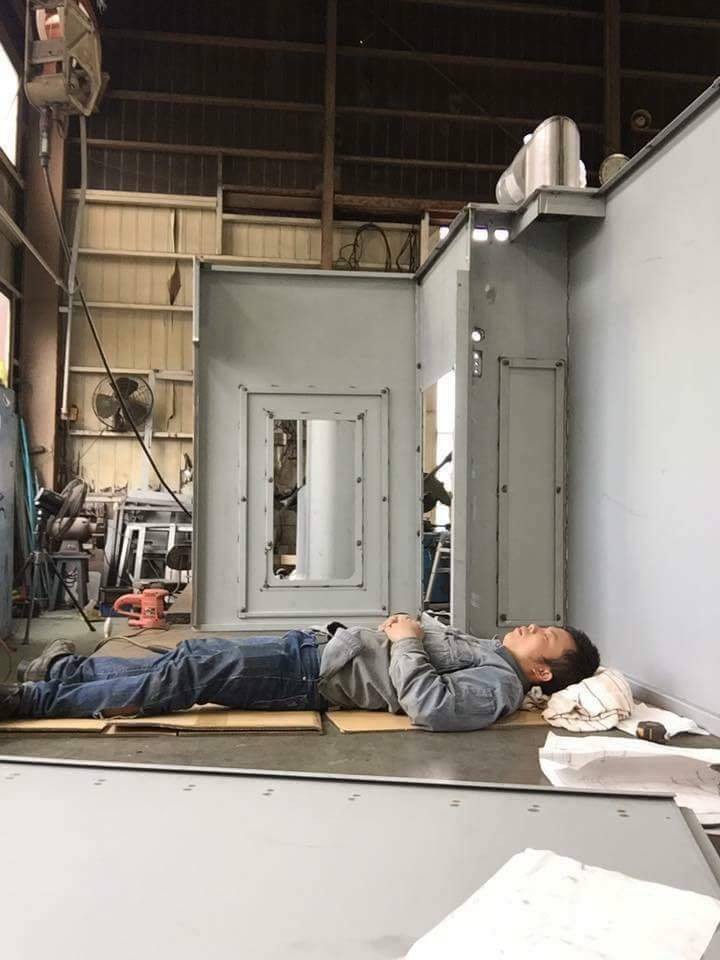 Chùm ảnh: Cư dân mạng Việt tại Nhật chia sẻ những giấc ngủ vội vàng giữa ca làm việc-9