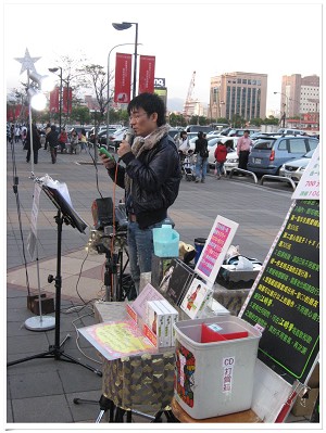 Kết cục bi thảm của danh ca một thời: Tuổi 57 đi hát rong, bị bắt vì nghiện ngập-6