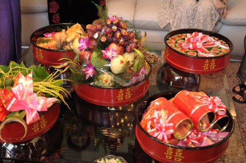 Trong ngày cưới, nhà chồng chỉ có sinh lễ lèo tèo khiến nàng dâu cảm thấy không bằng mớ rau ngoài chợ, biết số tiền ai cũng phẫn nộ-1