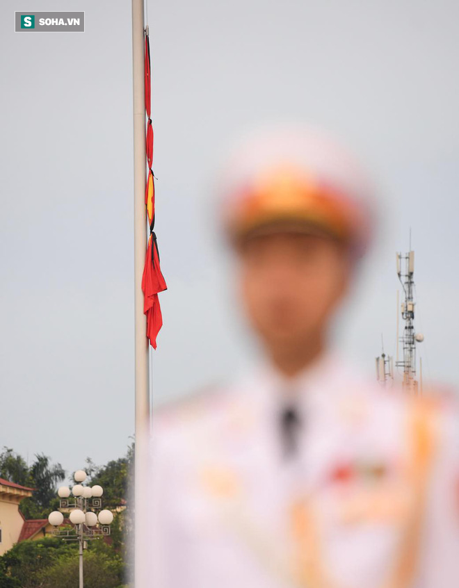 Khắp nơi treo cờ rủ Quốc tang Chủ tịch nước Trần Đại Quang-12
