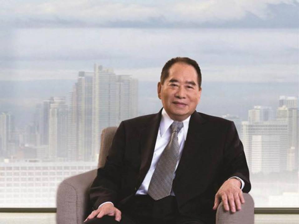 Bài học đầu tiên của cha giúp cậu bé bán giày dạo trở thành người giàu nhất Philippines-1