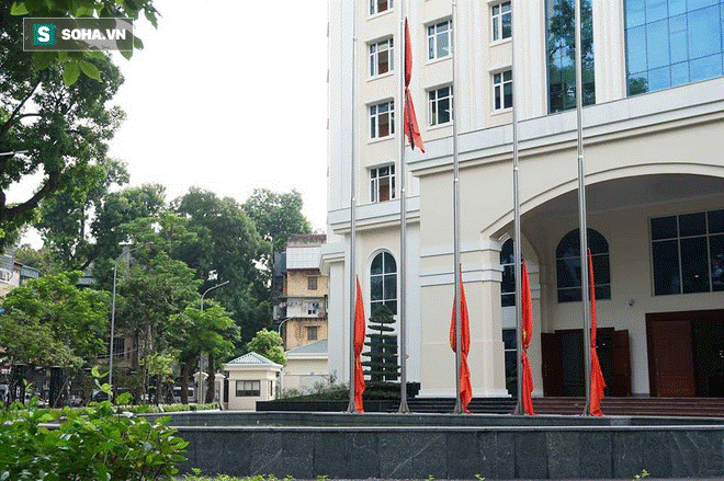 Khắp nơi treo cờ rủ Quốc tang Chủ tịch nước Trần Đại Quang-31