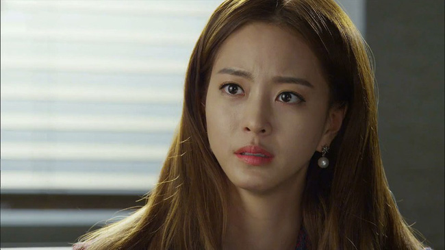 Cô dâu hốt hoảng vì phải rửa cả chục mâm bát sau đám cưới, chú rể đã làm hành động này khiến cô lặng người-2