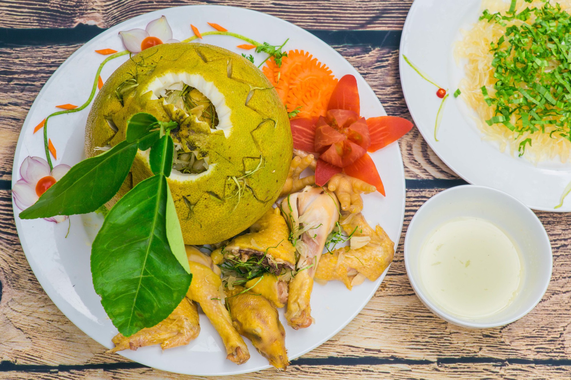 Thật nể người Đồng Nai, có thể bắt cả con gà chui tọt vào quả bưởi để làm thành đặc sản lừng danh-6