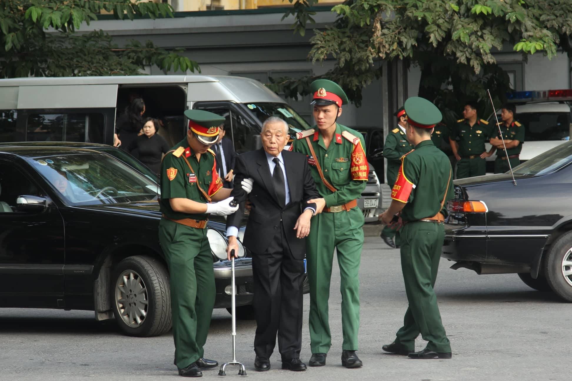 Hình ảnh bùi ngùi trong tang lễ Chủ tịch nước Trần Đại Quang-7