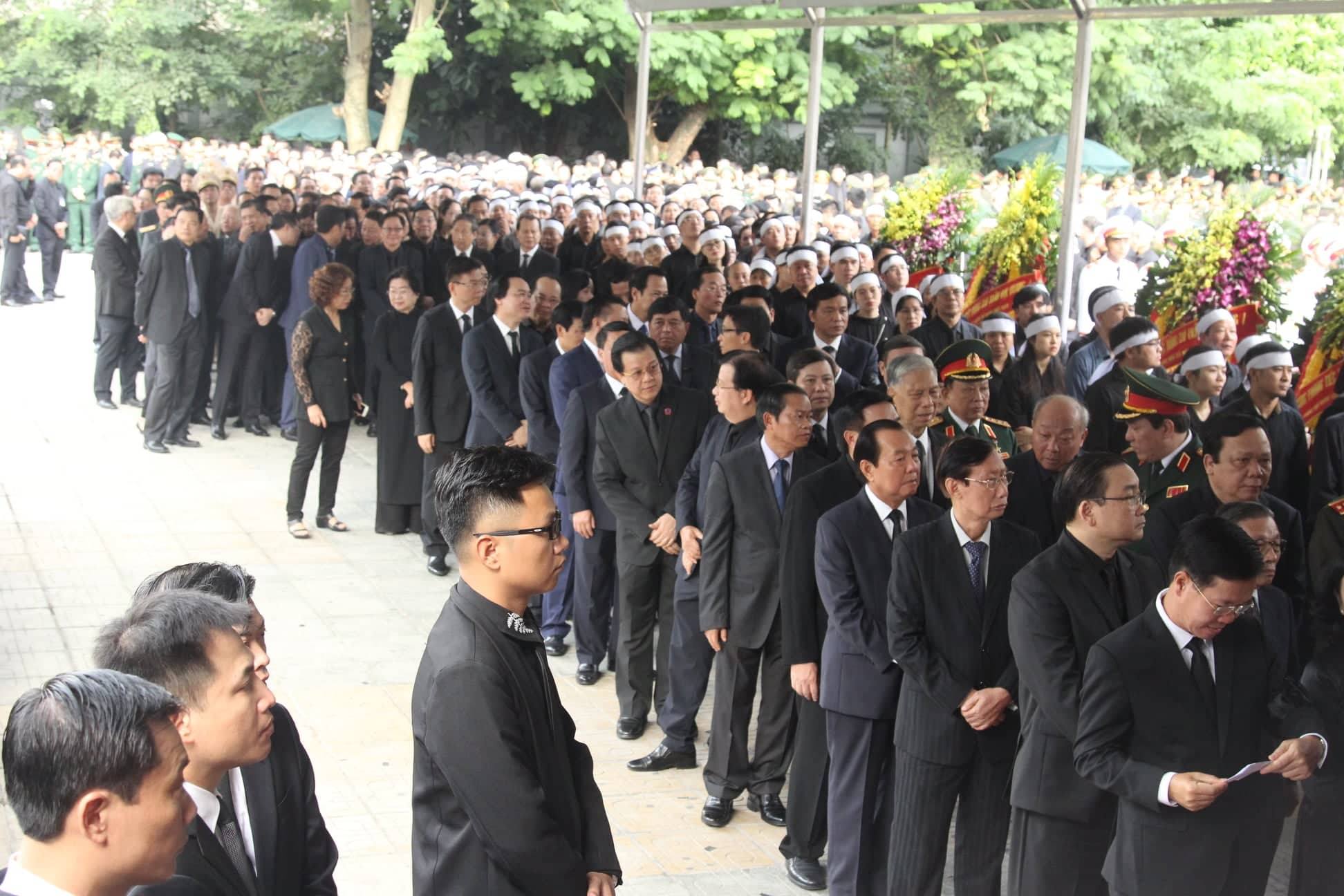 Hình ảnh bùi ngùi trong tang lễ Chủ tịch nước Trần Đại Quang-8