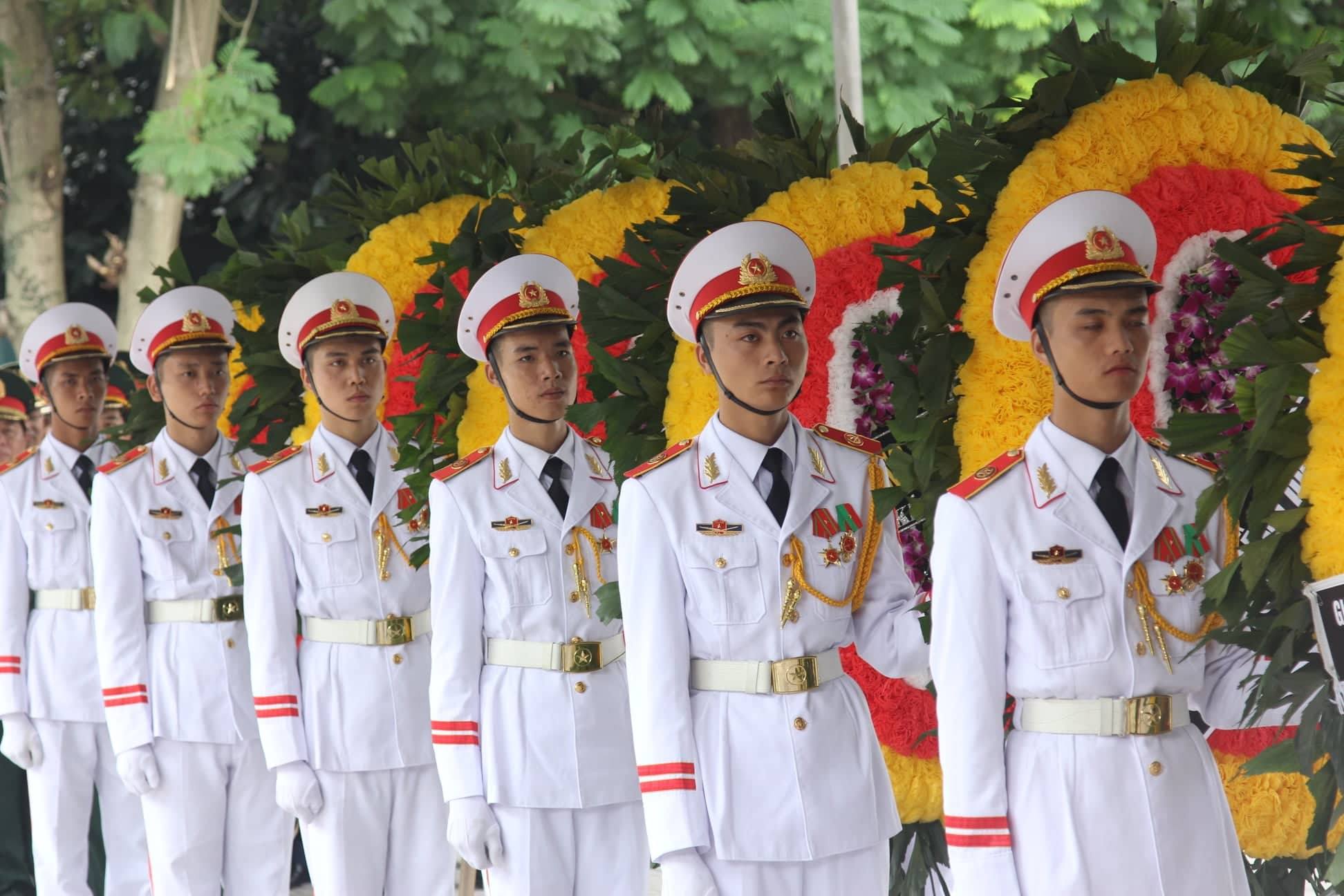 Hình ảnh bùi ngùi trong tang lễ Chủ tịch nước Trần Đại Quang-9