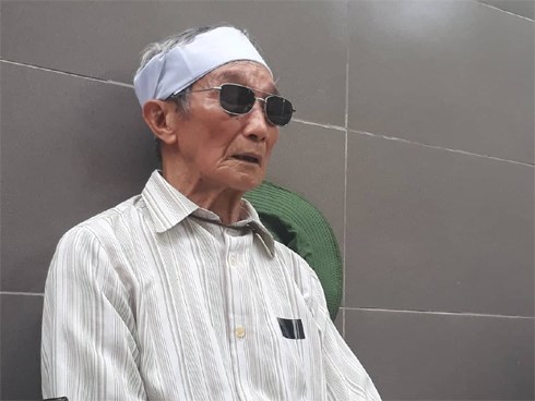 Món quà của Chủ tịch nước và vành khăn trắng ngày Quốc tang