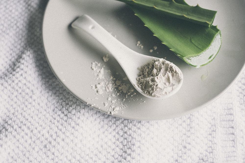 Tự làm mặt nạ đất sét thải độc da thổi bay mụn-4