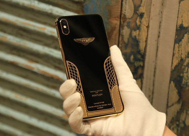 Ngắm iPhone XS Max mạ vàng 18k đầu tiên ở Việt Nam-11