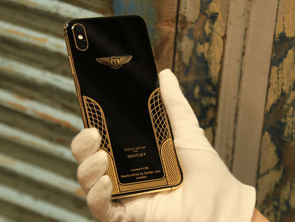 Cô gái yêu cầu dựng bia đá hình... iPhone 6 trên mộ của mình sau khi qua đời-5