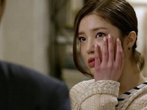 Thẳng tay tát vợ chỉ vì tranh luận cỏn con nhưng ngay sau đó anh chồng lại được nếm đòn bất ngờ