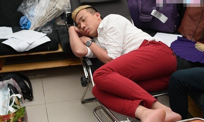 Góc khuất đằng sau ánh hào quang của sao Việt: Người nhập viện vì kiệt sức, người phải cấy tế bào tươi để trẻ hoá cơ thể-11