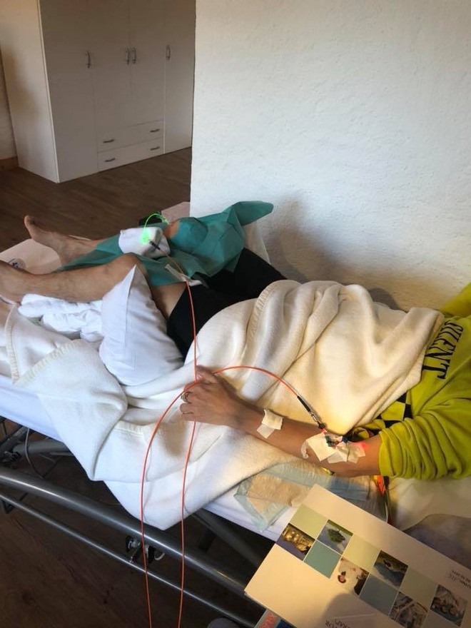 Góc khuất đằng sau ánh hào quang của sao Việt: Người nhập viện vì kiệt sức, người phải cấy tế bào tươi để trẻ hoá cơ thể-7