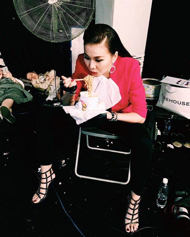 Góc khuất đằng sau ánh hào quang của sao Việt: Người nhập viện vì kiệt sức, người phải cấy tế bào tươi để trẻ hoá cơ thể-9