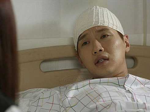 Va chạm mạnh giữa 2 ô tô, 8 người thương vong ở Bà Rịa – Vũng Tàu-2